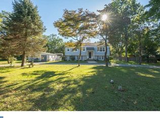 25 Laytons Lake Dr, Carneys Pt, NJ 08069
