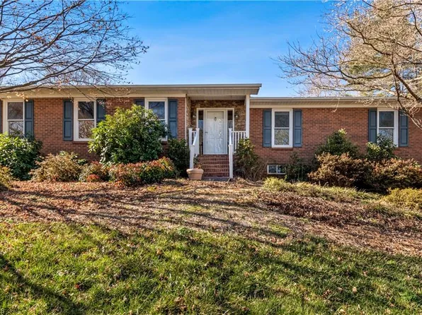 3606 Squirewood Dr, Clemmons, NC 27012