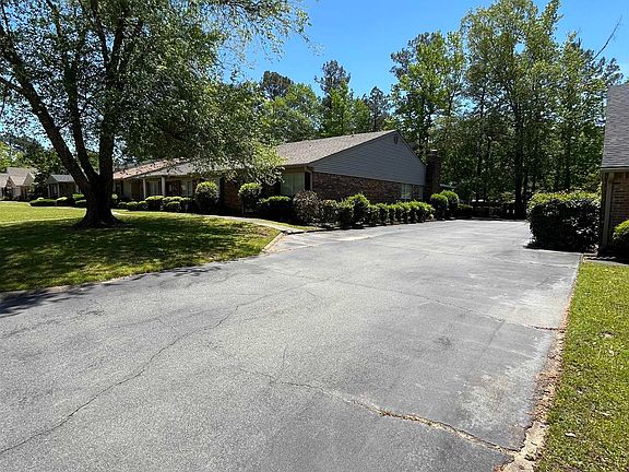2nd image of 606 Greenbriar Dr
