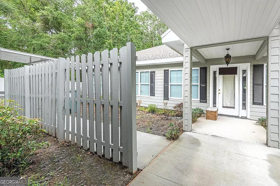 3 bed, 1863 sqft, $1,800 — Photo 2
