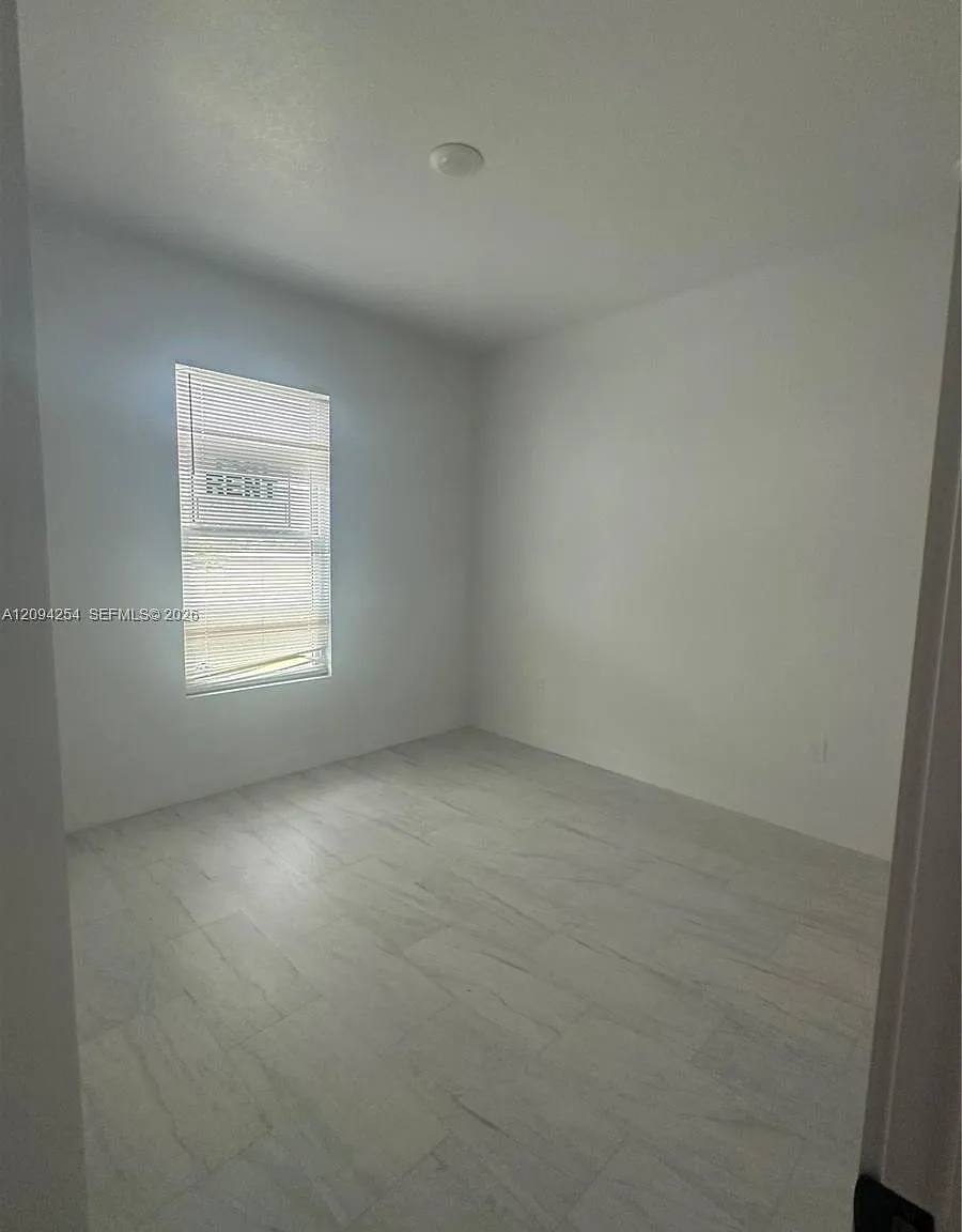 3 bed, 2.0 bath, $1,600 — Photo 4