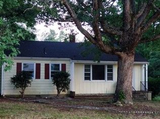 12121 Brookview Dr, Midlothian, VA 23112