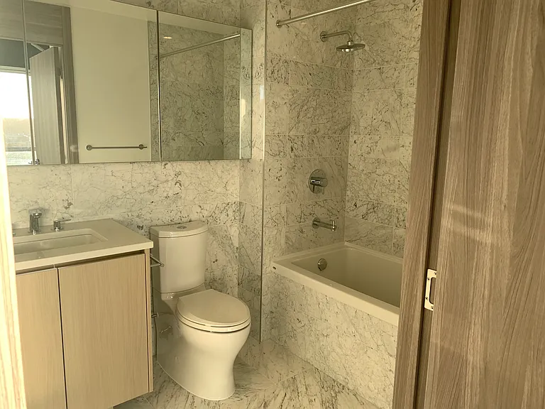 4720 Lougheed Hwy #902 — Photo 10