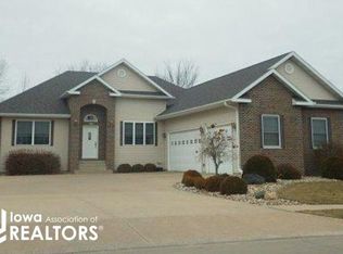 715 Park Pl, West Burlington, IA 52655