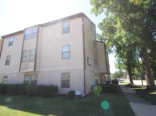 402 S 5th St, Champaign, IL 61820