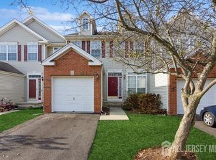 7 Molteg Dr, Parlin, NJ 08859