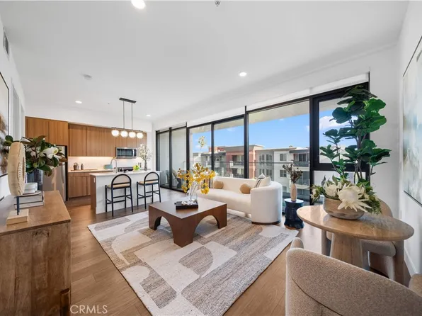 709 E Walnut St #415, Pasadena, CA 91101