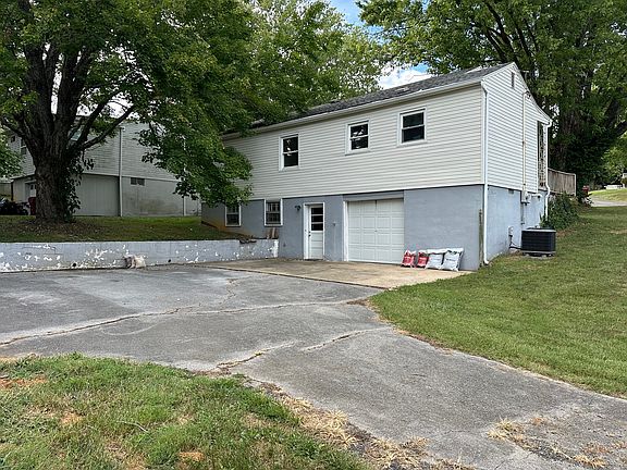 4th image of 1001 Lincoln Ave