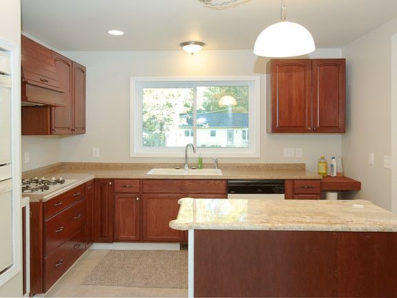 3rd image of 2524 Corlot St