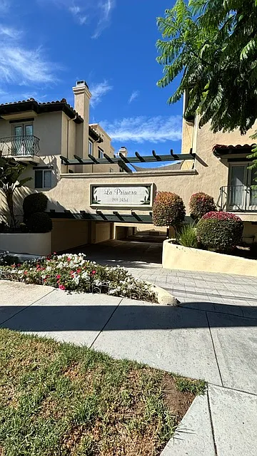 3 bed, 2.5 bath, 1592 sqft, $4,195 — Photo 4