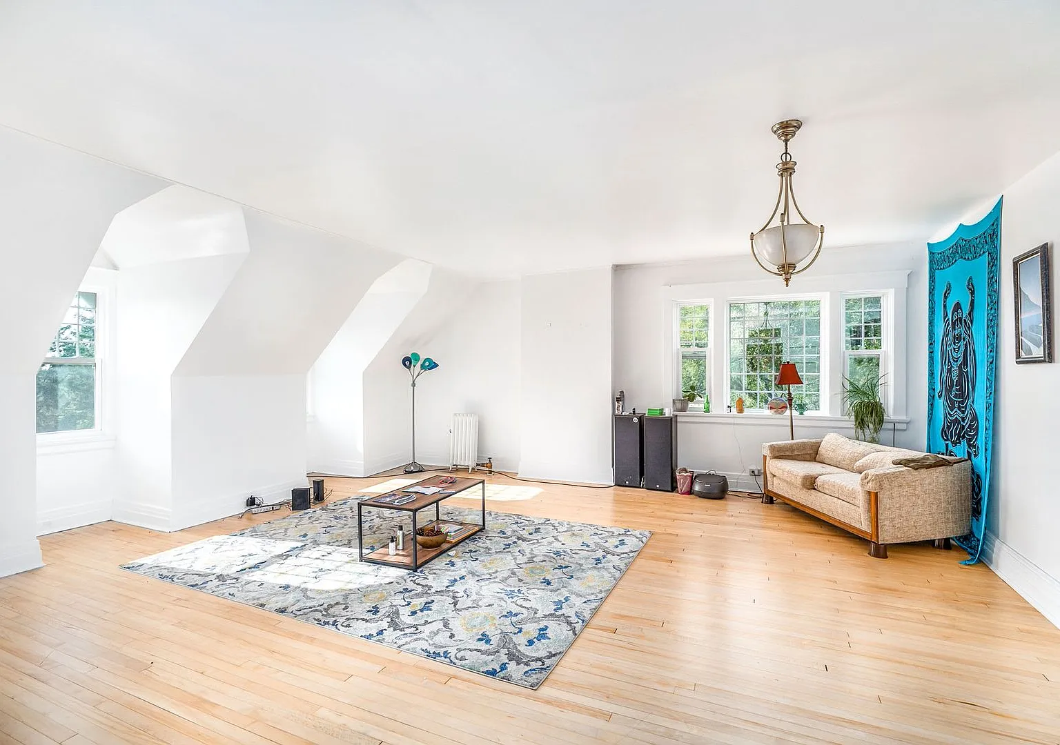 3+ Bedroom In The Ordean Mansion - Available Today! — Photo 1