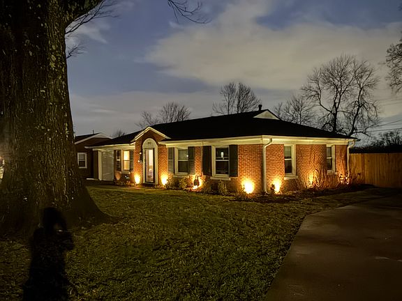 One of the only houses in Briarwood with uplighting!