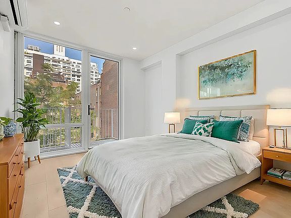 4th image of 20 E 13th St #6