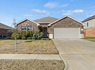 719 Wolf Creek Dr, Cleburne, TX 76033
