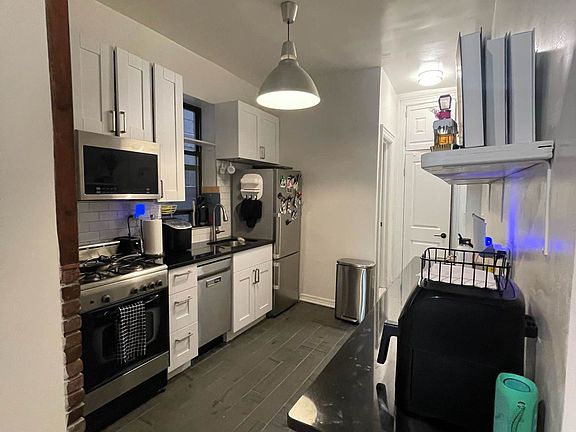 5th image of 635 E 9th St APT 8