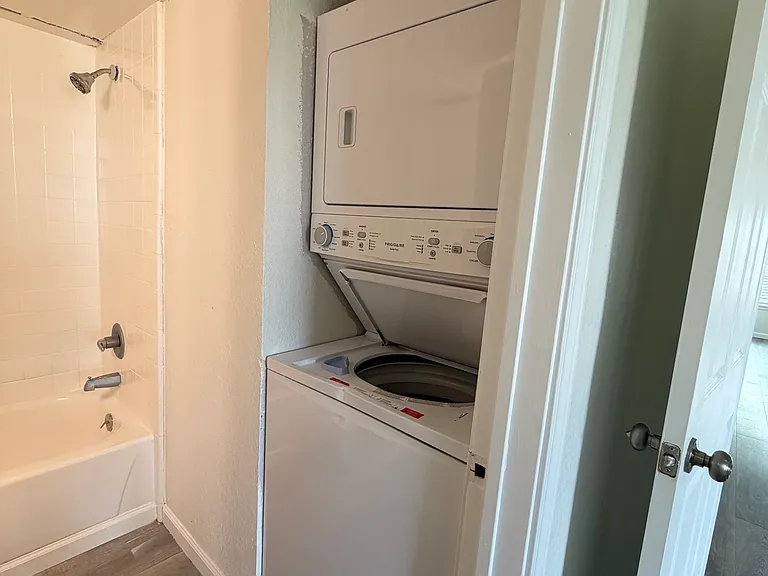 11520 N May Ave #206 — Photo 11