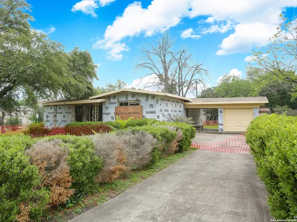 300 JOHN ADAMS DR, San Antonio, TX 78228