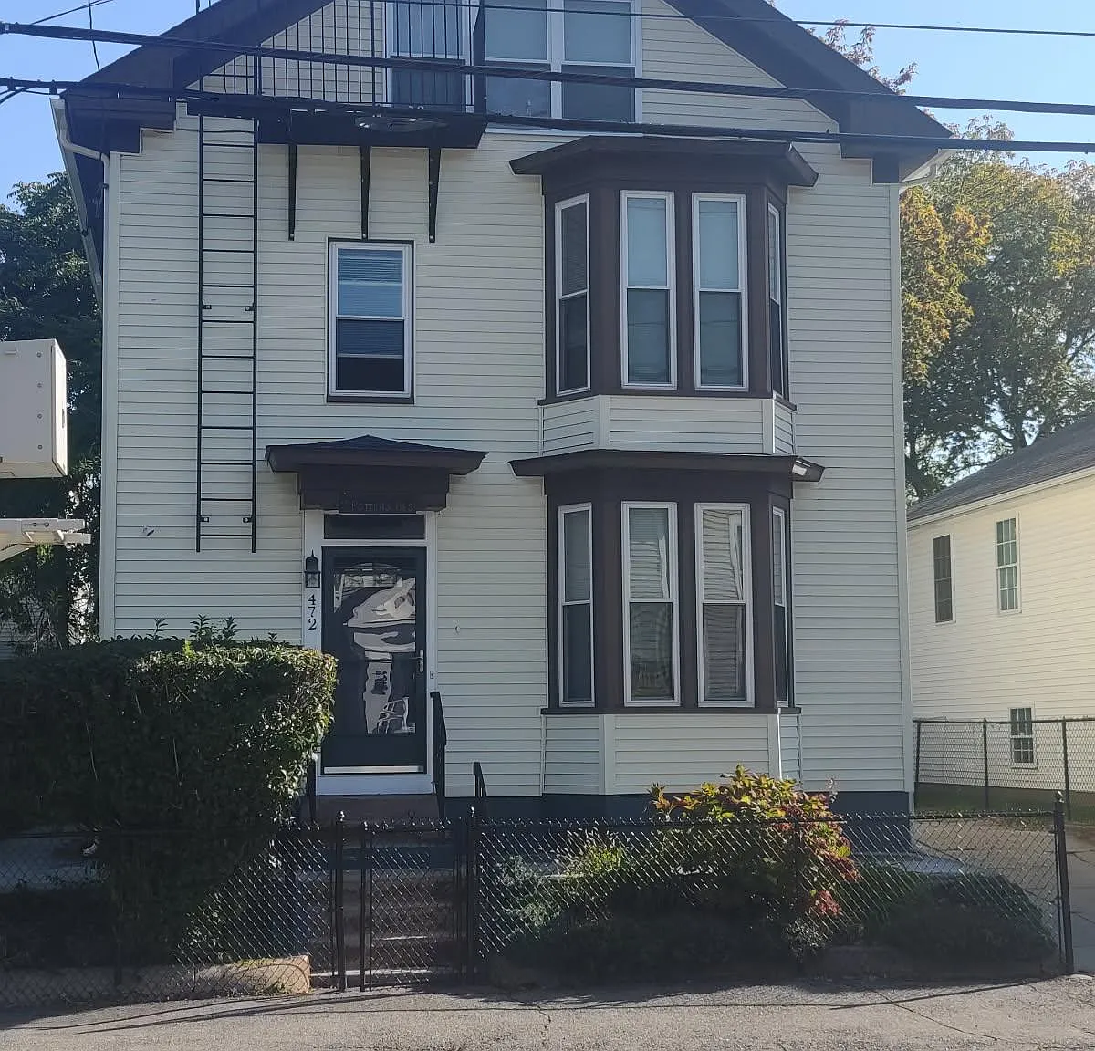 2 bed, 800 sqft, $1,900 — Photo 1