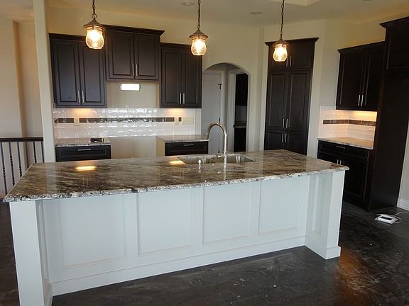5th image of 2300 Bellerive Cir