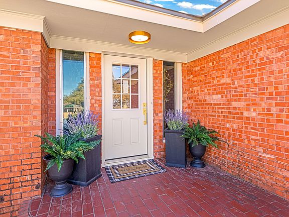 2nd image of 1200 E 13th St