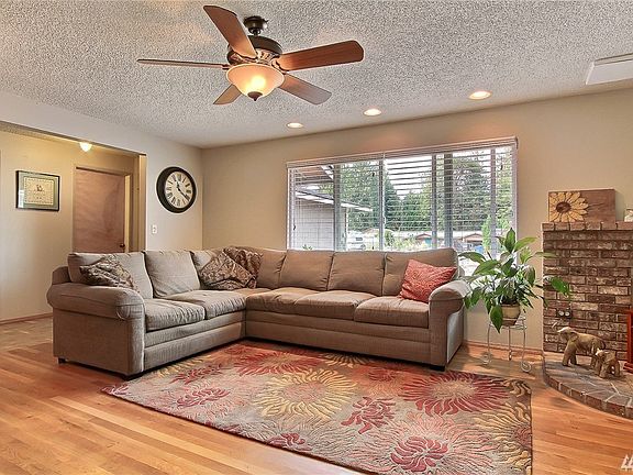 2nd image of 10013 227th Avenue Ct E