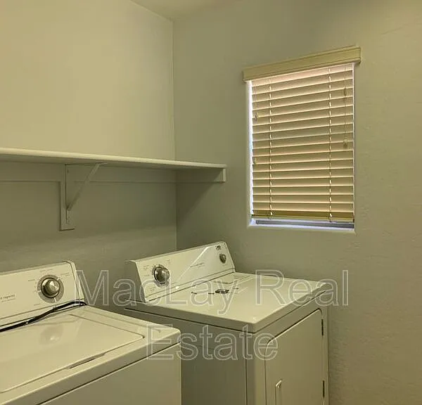 5809 E Hampton Ave — Photo 6