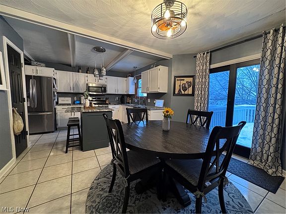 3rd image of 184 Darlington Rd SE