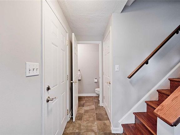 4th image of 9412 Bent Brook Dr