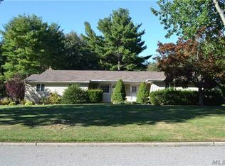 85 Northgate Dr, Syosset, NY 11791
