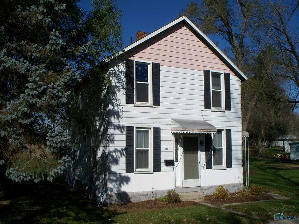 1st image of 321 E Cornelia St