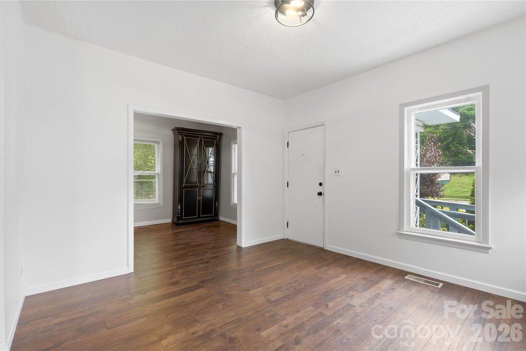 1013 7th St NE, Hildebran, NC - View 5