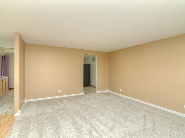 930 Sharon Ln — Photo 8