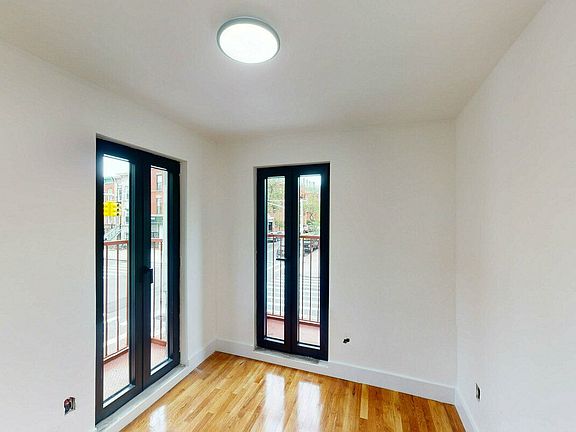 5th image of 645 Halsey St #2B