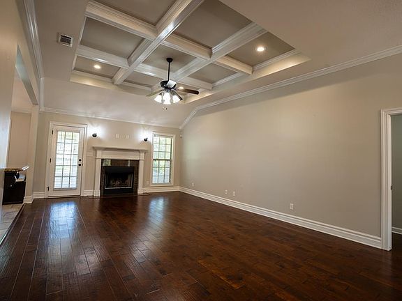 3rd image of 4631 San Saba Dr