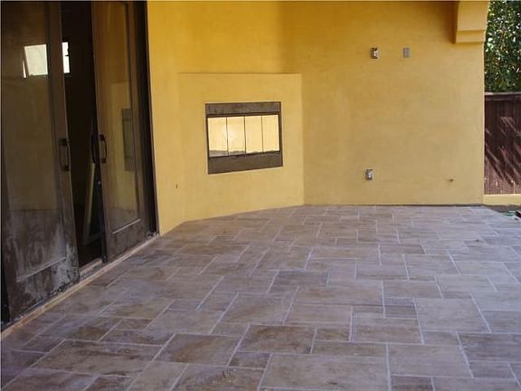 Spacious covered Lanai and outdoor entertainment area