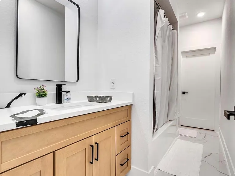 2709 Berry St — Photo 10