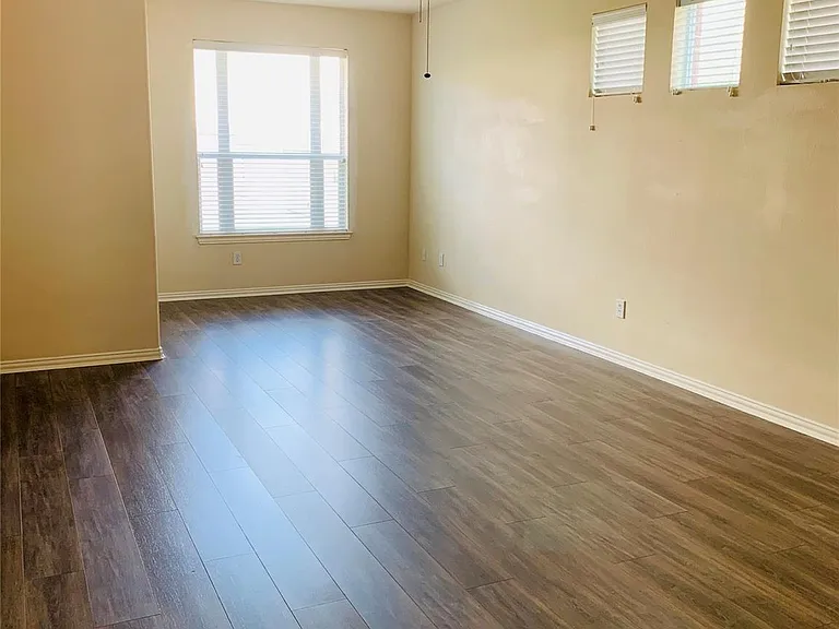 2516 Brittany Lakes Dr — Photo 12