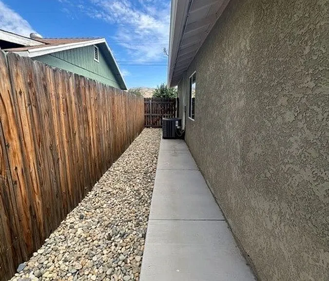 212 E J St — Photo 19