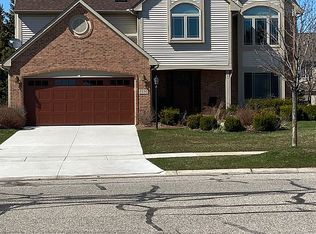 5530 Cedar Ridge Dr, Ann Arbor, MI 48103