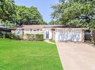 2800 Bent Tree Ln, Arlington, TX 76016