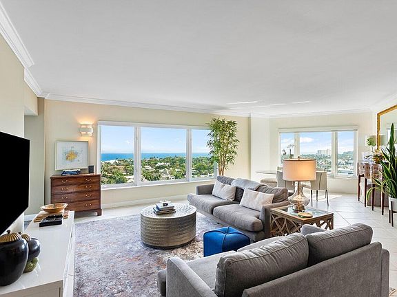 4th image of 555 SE 6th Avenue #12 C