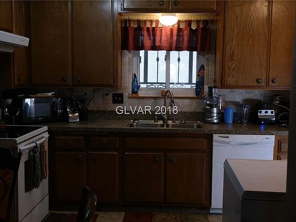 4th image of 749 Greenbriar Townhouse Way