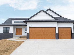 2405 Blythe Blvd, Cedar Falls, IA 50613