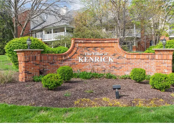 7424 Williamsburg Colonial Ln #1701, Saint Louis, MO 63119