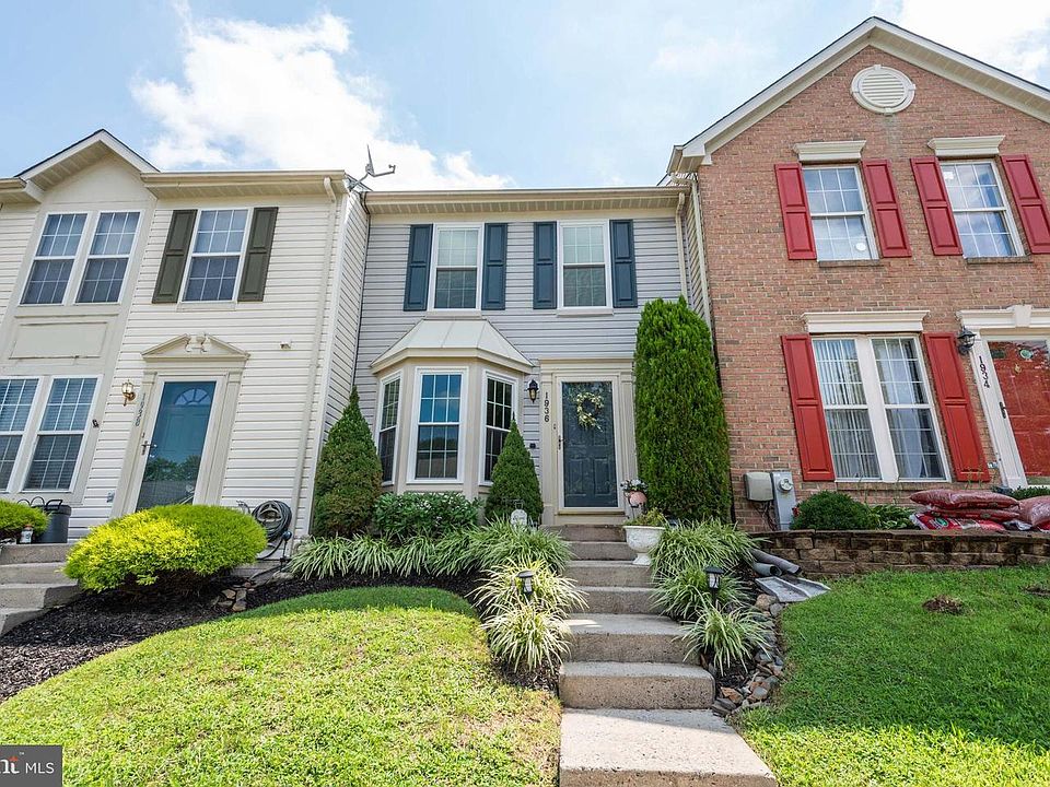 1st image of 1936 Laurel Oak Dr