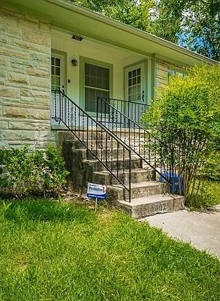 Front stairs - entry to mid-century beauty.