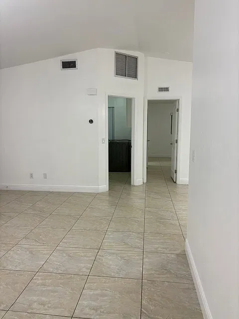 3 bed, 1306 sqft, $1,800 — Photo 3