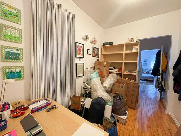 3rd image of 225 Kingsland Ave #2R