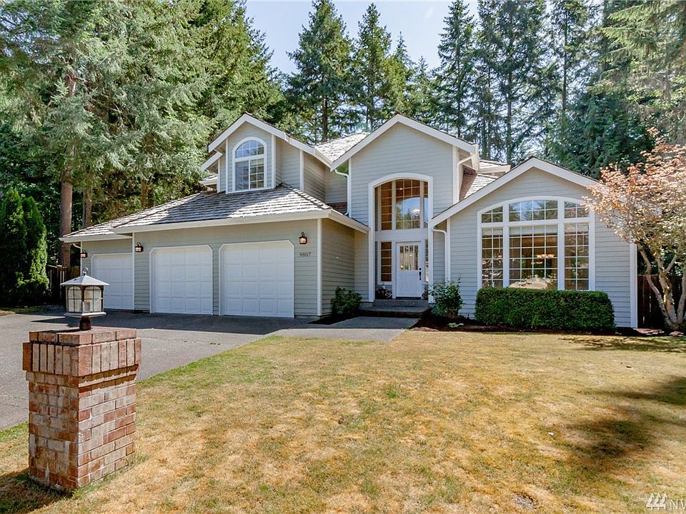 1st image of 9807 41st Ave
