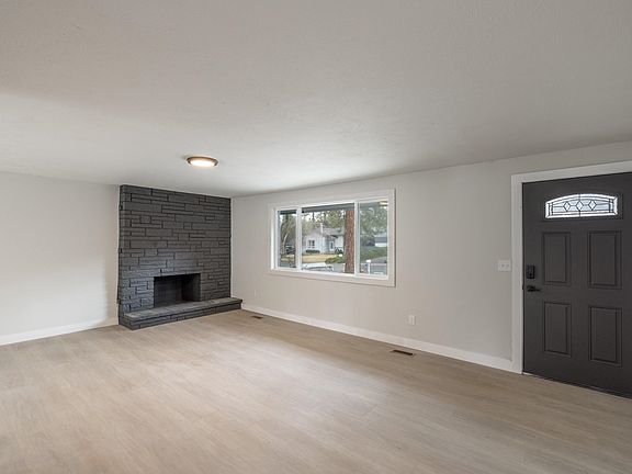 5th image of 1217 E Bedivere Dr